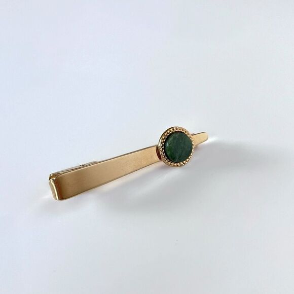 Vintage LaMode Gold Karat Clad Green Jade Tie Bar Clip - Picture 2 of 3